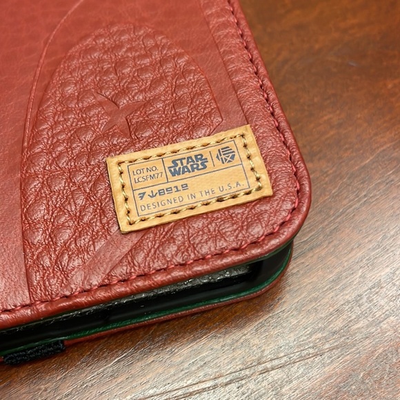 Hex Brands Star Wars Boba Fett Red leather phone case - Picture 4 of 4